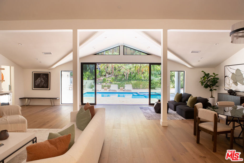 3436 Longridge Avenue — Traditional