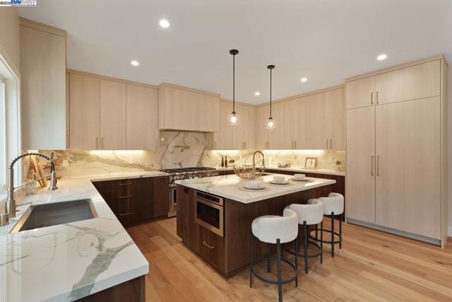 25 Mackenzie Pl, Danville CA: https://media.crmls.org/mediaz/a4414c67-34b3-4118-a839-b6c252a93e17.jpg