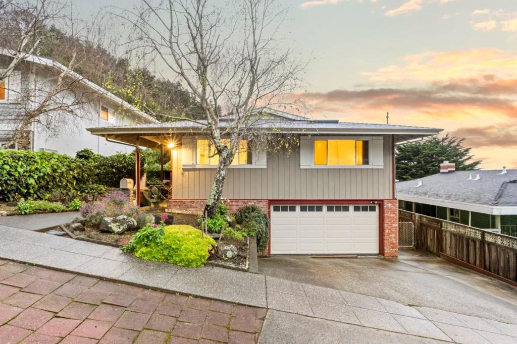 330 Reichling Avenue