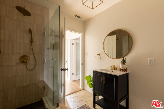 5018 Valleydale Avenue, Los Angeles CA: https://media.crmls.org/mediaz/a4423a9d-f15c-471c-9516-4f5839c90d7c.jpg
