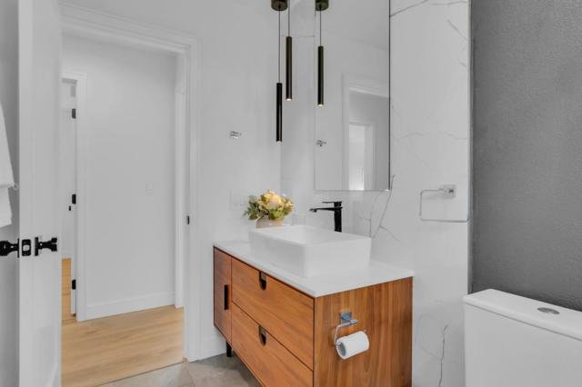 2921 Daisy Court, Union City CA: https://media.crmls.org/mediaz/a442edf3-c5d3-4d32-8097-52090ce52d75.jpg