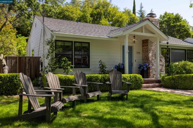 2716 W Newell Ave, Lafayette CA: https://media.crmls.org/mediaz/a4433c73-dde5-4e2f-a109-691feeb32971.jpg