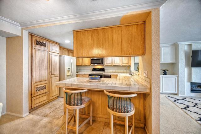 22 Montego Ct, Coronado CA: https://media.crmls.org/mediaz/a443aca3-ebdb-4240-a3ac-796beac2641b.jpg