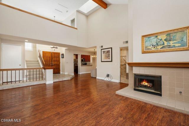 5755 Recodo Way, Camarillo CA: https://media.crmls.org/mediaz/a4448881-2e2d-4dac-bf4f-e3b1a9e12d59.jpg