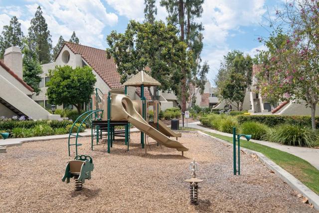 17925 Caminito Pinero, San Diego CA: https://media.crmls.org/mediaz/a444f520-2a92-498f-bfb7-7c6f3ec16109.jpg