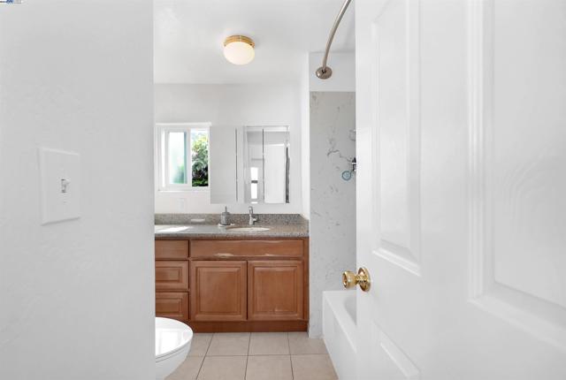 17754 Meekland Ave, Hayward CA: https://media.crmls.org/mediaz/a445b28d-0007-4c6e-811a-4844646e66b4.jpg