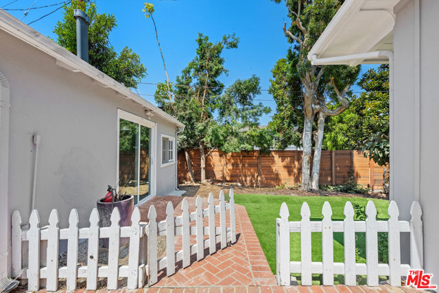 769 Wildomar, Pacific Palisades CA: https://media.crmls.org/mediaz/a44660da-a8b6-431a-b4c1-b26c8c99a624.jpg