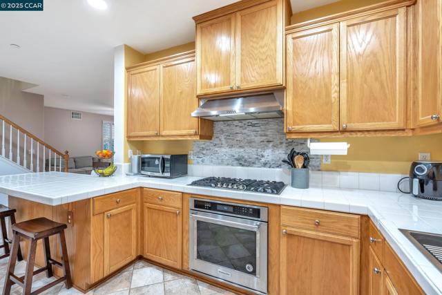 2036 Serra Ln, Hercules CA: https://media.crmls.org/mediaz/a446ed24-95b9-4641-9eae-c37676343cb3.jpg