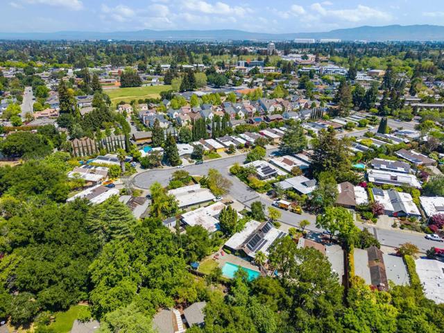 969 Eichler Drive, Mountain View CA: https://media.crmls.org/mediaz/a44747e6-0bbb-4497-bf2e-f4b76440553b.jpg