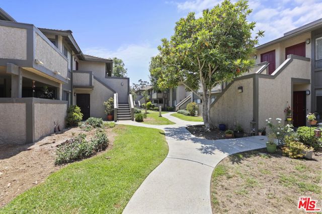 150 Majestic Court, 1011 photo 3