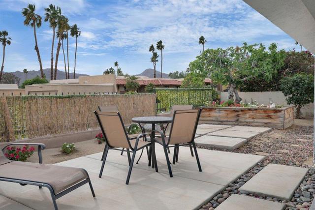 48320 Beverly Drive, Palm Desert CA: https://media.crmls.org/mediaz/a44762b8-db02-4b42-8a85-4b5dc68368aa.jpg