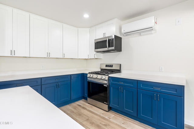 8751 Odessa Avenue, North Hills CA: https://media.crmls.org/mediaz/a447ac94-65e6-4619-a0da-dcb08504b40e.jpg