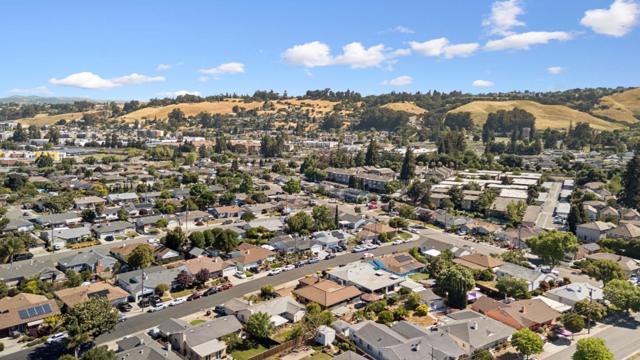 271 Goodrich Street, Hayward CA: https://media.crmls.org/mediaz/a4488085-e002-43ad-bd97-3554998e1c78.jpg