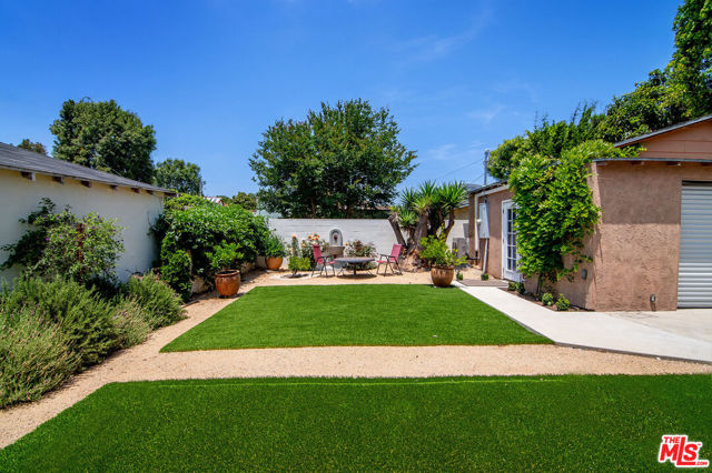 441 W Ellis Avenue, Inglewood CA: https://media.crmls.org/mediaz/a44888c7-9f5d-42ad-9028-0d6b3ba79127.jpg
