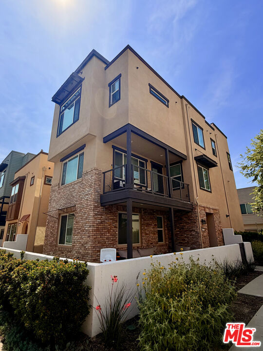 657 Daniel Freeman Circle