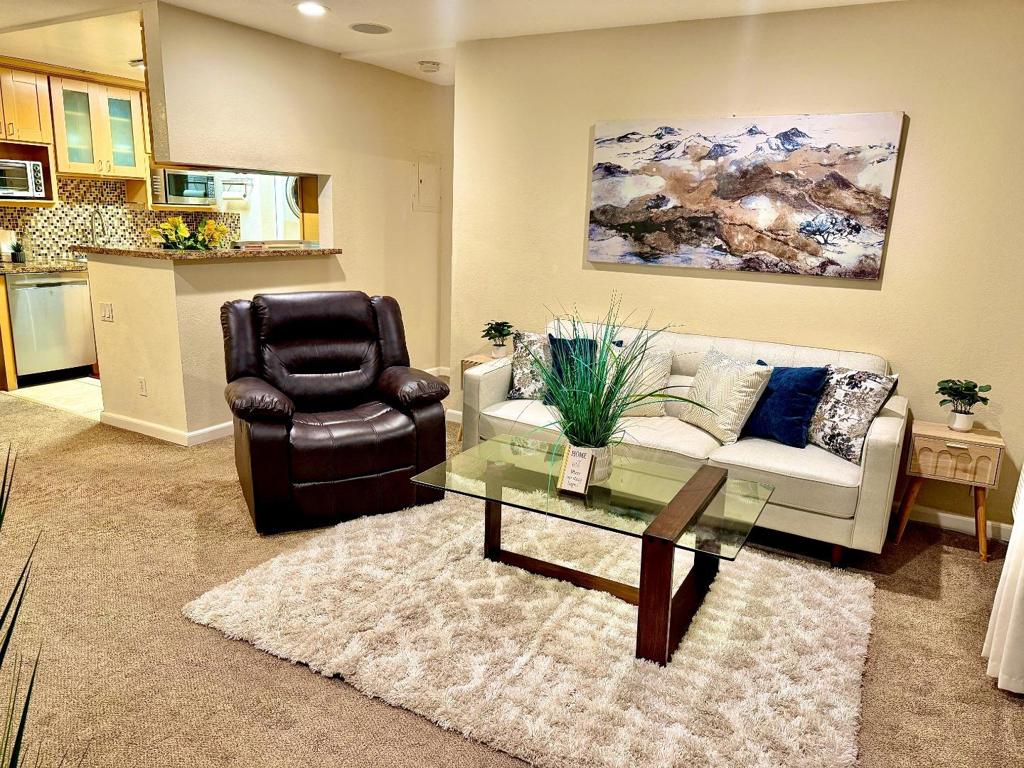 2250 Monroe Street #201