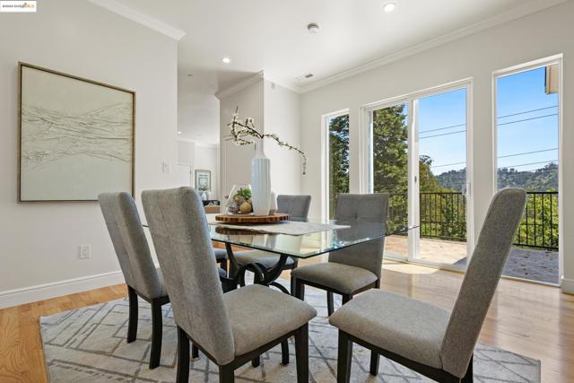 5915 Balboa Dr, Oakland CA: https://media.crmls.org/mediaz/a449d22f-d56d-4aac-92c8-1ff8a43b54a3.jpg