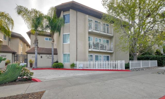 5370 La Jolla Blvd, La Jolla CA: https://media.crmls.org/mediaz/a44a1492-29e3-4579-8285-8d04f814bd46.jpg