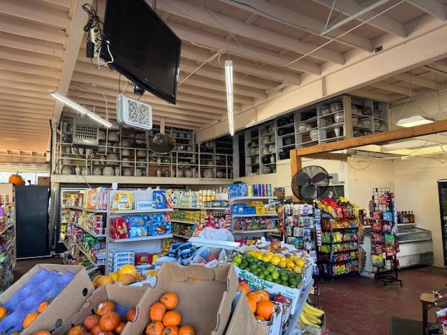 3876 3876 El Camino Real, Palo Alto CA: https://media.crmls.org/mediaz/a44b01ad-e06f-4016-a39b-a4c0530c4782.jpg