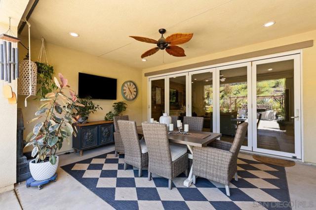 1217 Stockton Pl, Escondido CA: https://media.crmls.org/mediaz/a44b9874-8b0c-4906-8b75-f73cb738625a.jpg