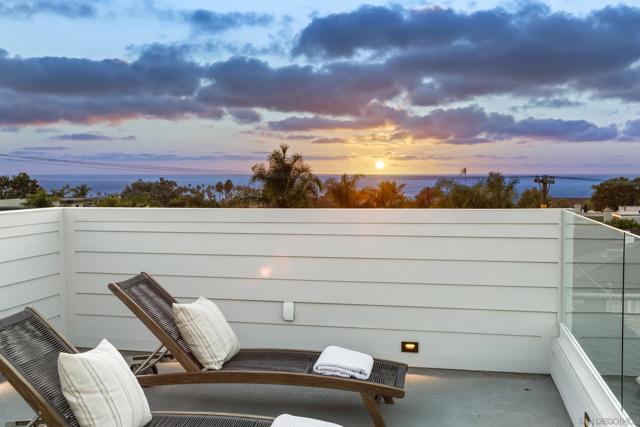 7216 FAY AVE, La Jolla CA: https://media.crmls.org/mediaz/a44c49d2-6aba-4474-ae46-905d2f0f70d0.jpg