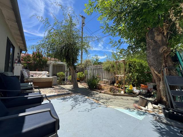 815 Betlin Avenue, Cupertino CA: https://media.crmls.org/mediaz/a44ce88a-72c0-4b81-ae9e-78f538b362e8.jpg