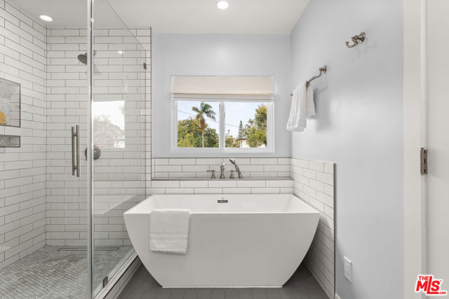 8005 Georgetown Avenue, Los Angeles CA: https://media.crmls.org/mediaz/a44d253d-222c-40e9-82a5-1f5365762922.jpg