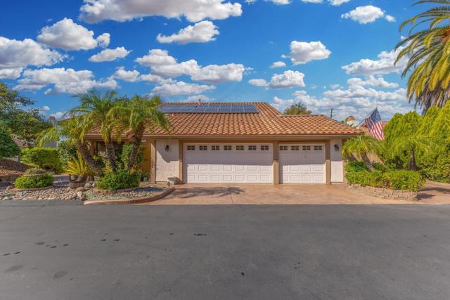 1363 Timberpond Dr, El Cajon CA: https://media.crmls.org/mediaz/a44d3eb9-da56-4e15-ae89-a66e1afbcf8b.jpg