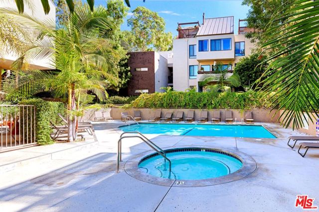 950 N Kings Road, West Hollywood CA: https://media.crmls.org/mediaz/a44d404d-0ce2-425f-93f9-f5c0a2427eda.jpg