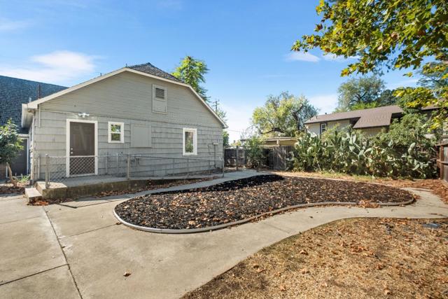 2905 Garfield Avenue, Carmichael CA: https://media.crmls.org/mediaz/a44db59c-06d5-4e55-b0d6-f6cd9f0a44c8.jpg