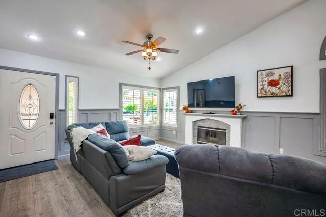 39685 ALMANSA, Murrieta CA: https://media.crmls.org/mediaz/a44e7e5a-ccff-4f3a-941b-d912ea4b60e2.jpg