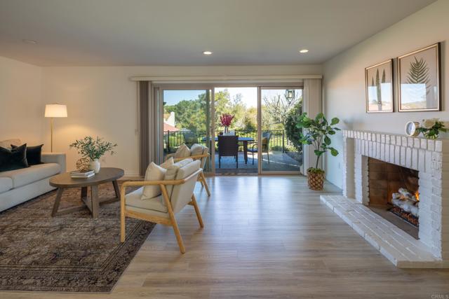 Detail Gallery Image 1 of 1 For 17469 Plaza Del Curtidor #201,  San Diego,  CA 92128 - 3 Beds | 2 Baths