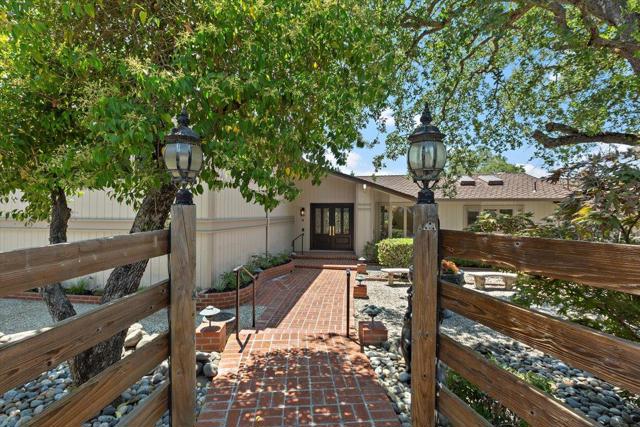 17095 Summit Way, Los Gatos CA: https://media.crmls.org/mediaz/a44f1ab4-45e3-4fc0-b12f-c6b80b02330f.jpg