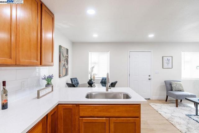 4733 E Washington St, Stockton CA: https://media.crmls.org/mediaz/a44f9f01-c534-4972-98ad-43d8c9a8820f.jpg