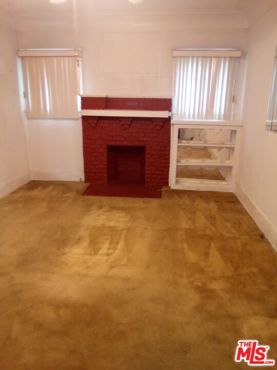 815 W 50th Street, Los Angeles CA: https://media.crmls.org/mediaz/a44fede5-c5bc-4ddc-b859-3a70d2604dae.jpg