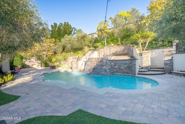 483 Via Merla, Newbury Park CA: https://media.crmls.org/mediaz/a45103af-1021-4941-a5cc-6a06a7c8fdea.jpg