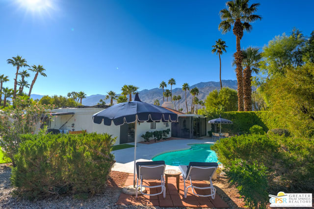 566 N Sunset Way, Palm Springs CA: https://media.crmls.org/mediaz/a4510fc0-d7e1-4d6b-9be4-b1aeb4e7ff80.jpg