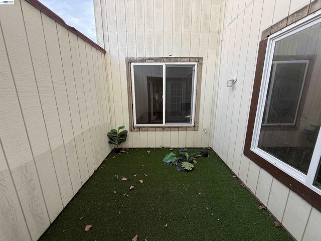 2203 Glenmount Dr, Pittsburg CA: https://media.crmls.org/mediaz/a4512cc4-7987-4537-85de-ae828551da0d.jpg