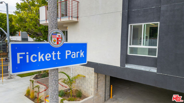 321 S Fickett Street, Los Angeles CA: https://media.crmls.org/mediaz/a4518105-b3c8-41f0-b013-3b2782f74d8a.jpg