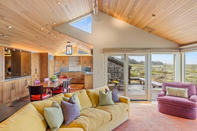 188 Monterey Dunes Way, Moss Landing CA: https://media.crmls.org/mediaz/a451f451-fa9c-49cd-a8c0-6f205c7620e1.jpg