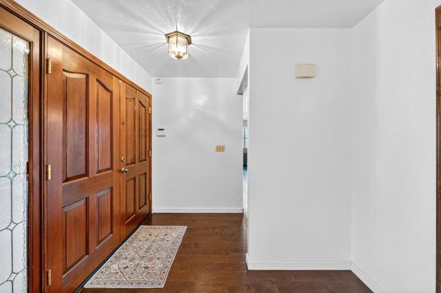 1260 Heather Glen Circle, Hollister CA: https://media.crmls.org/mediaz/a452cad2-1761-4746-9229-7efcf9d22d48.jpg