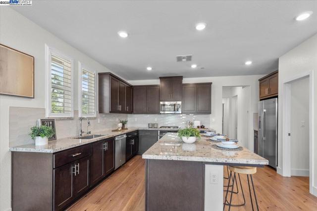 5700 Greige Cir, Dublin CA: https://media.crmls.org/mediaz/a452d1b1-5c16-4edc-bbca-ba8d68fde570.jpg