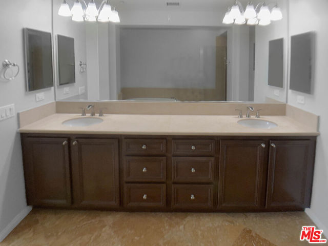18944 Northern Dancer Lane, Yorba Linda CA: https://media.crmls.org/mediaz/a452e223-d967-4d67-9204-7fce651415fc.jpg