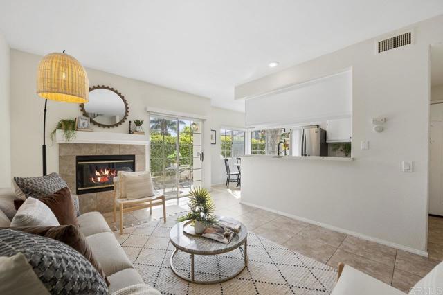 Detail Gallery Image 6 of 24 For 418 W San Marcos Bld #138,  San Marcos,  CA 92069 - 2 Beds | 2/1 Baths