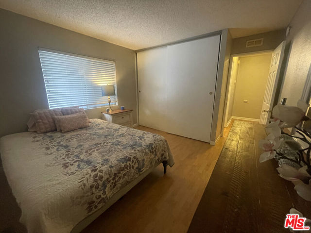 5001 W Florida Avenue, Hemet CA: https://media.crmls.org/mediaz/a453e27d-2442-479b-af69-91764f81aeea.jpg