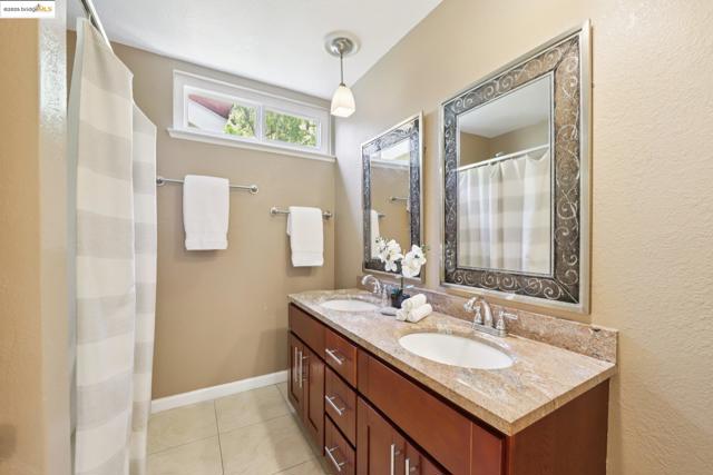 2353 Benham Ct, Walnut Creek CA: https://media.crmls.org/mediaz/a45445fc-7614-4989-8e14-2996f0c7bb1c.jpg