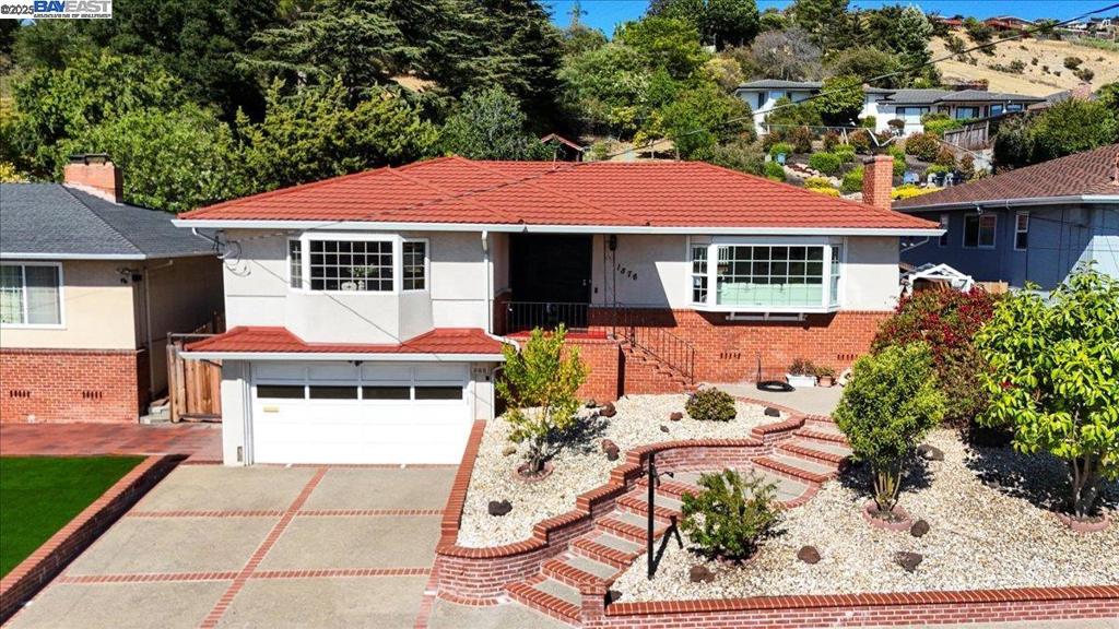1876 Benedict Dr