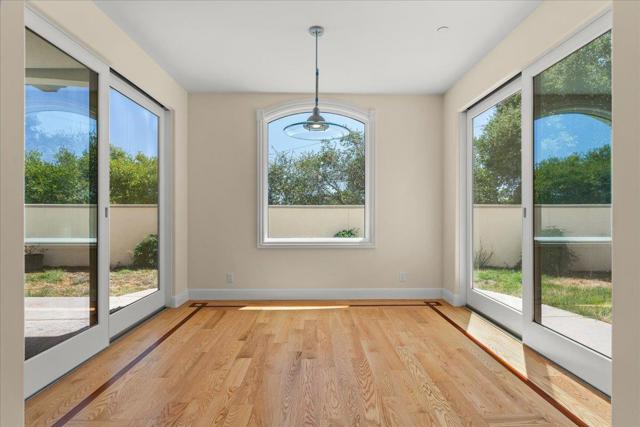 2100 Stone Ridge Drive, Royal Oaks CA: https://media.crmls.org/mediaz/a45512b0-3517-4c3b-870d-38f9db78bd39.jpg