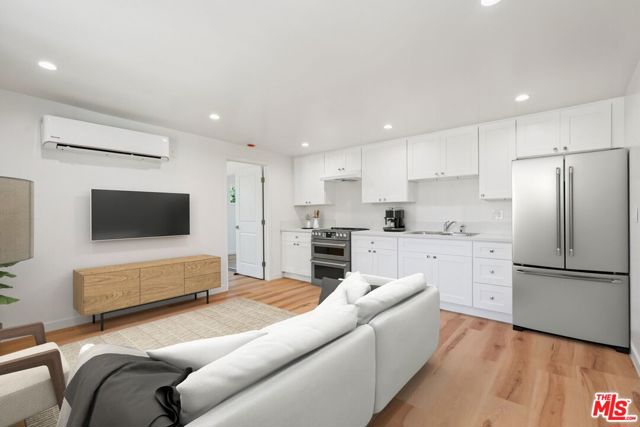 2922 8th Avenue, Los Angeles CA: https://media.crmls.org/mediaz/a4556b6f-b877-4791-a238-fe8e620afd1d.jpg