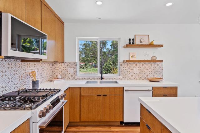 2537 Orchard Street, Soquel CA: https://media.crmls.org/mediaz/a455741f-9725-492d-9fdd-0b6e44210e79.jpg